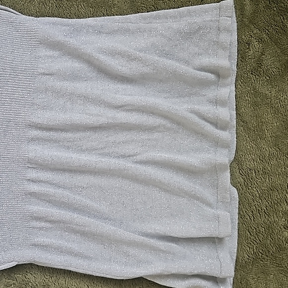 Say What? Short sleeve V neck top - Picture 7 of 12